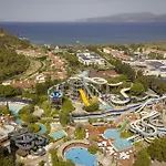 فندق Aqua Fantasy Aquapark & كوشاداسيه
