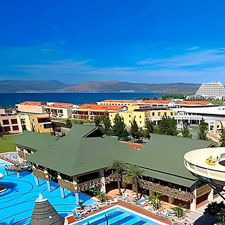 Aqua Fantasy Aquapark & Otel